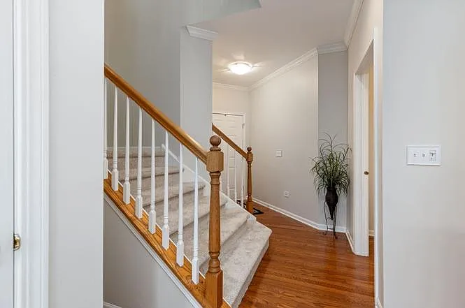 487 Vaughn Cir — Photo 7