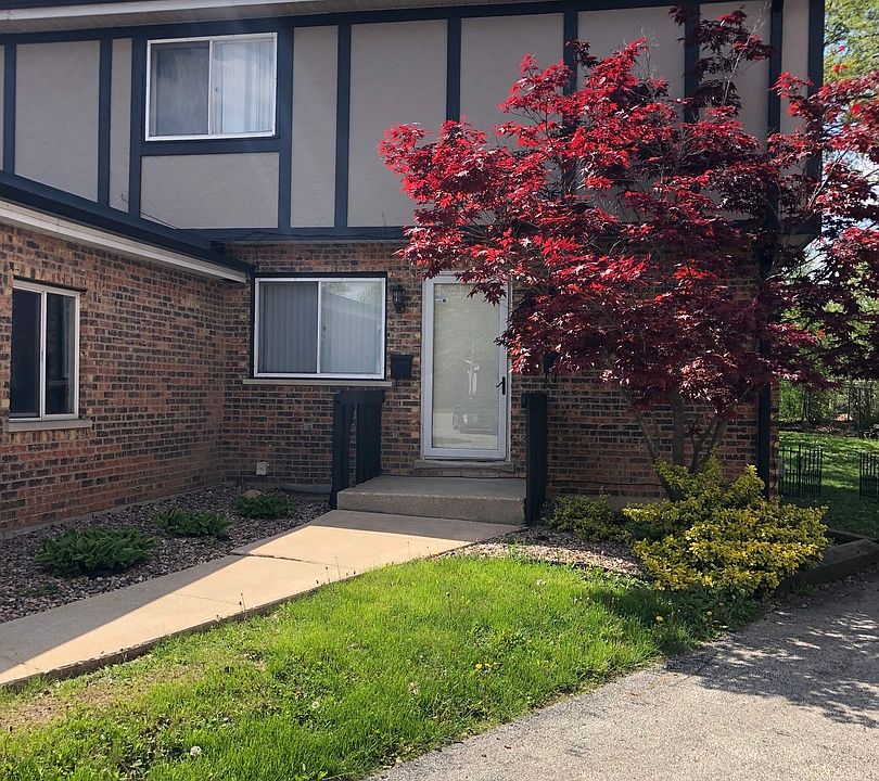 2nd image of 5790 Hillside Pl