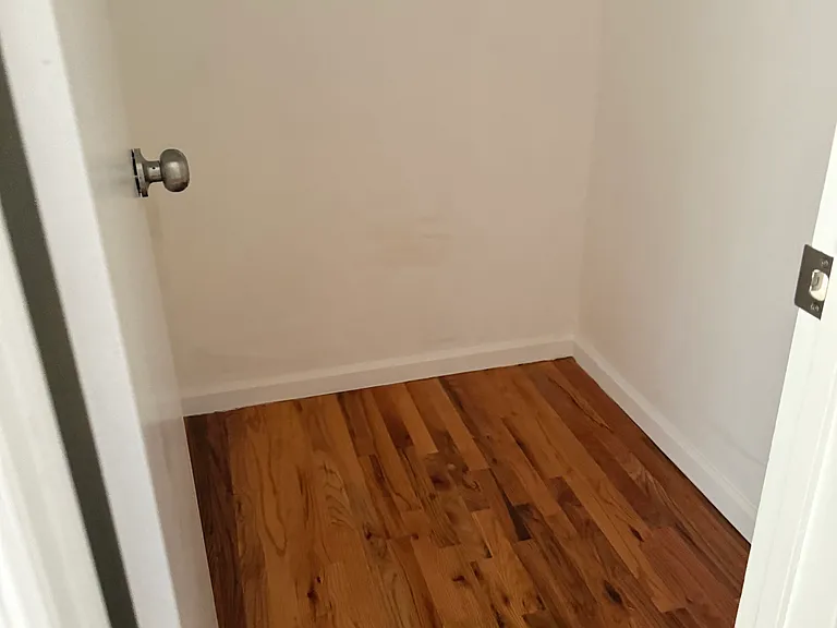 715 Mack Pl #2 — Photo 16