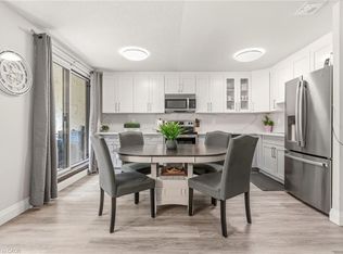 1066 Falgarwood Dr #154, Oakville, ON L6H 2P3