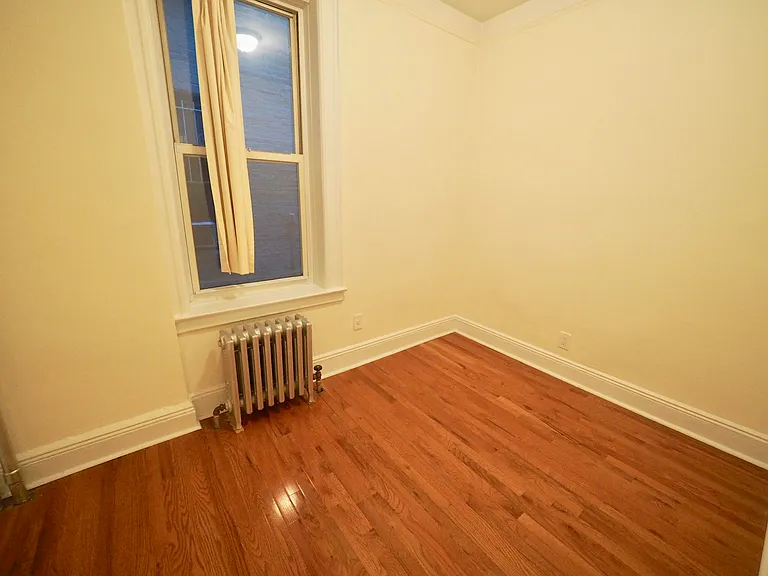 34-27 37th St #1D — Photo 8