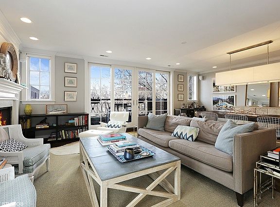 2nd image of 643 W Wellington Ave APT 5