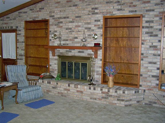3rd image of 264 SW Greenridge Ln