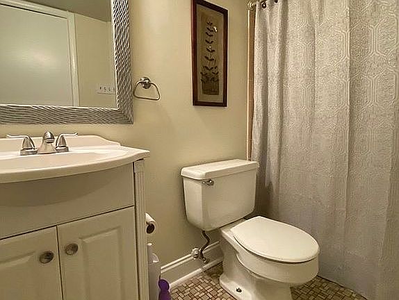 3rd image of 3374 Woodburn Rd APT 14