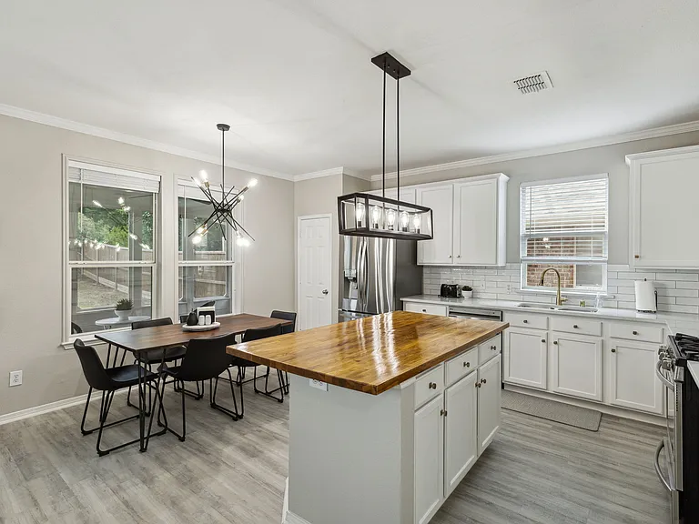 1205 Stone Ln — Photo 10