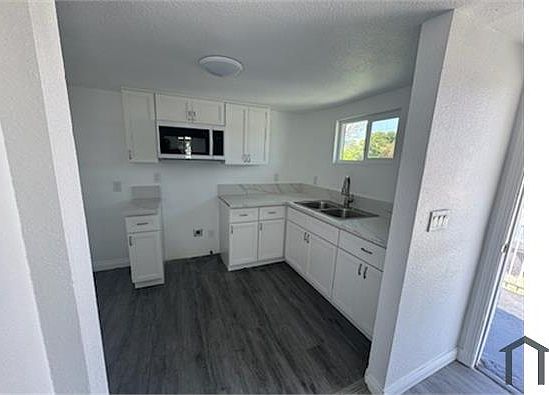 2nd image of 11101 S San Pedro St #B