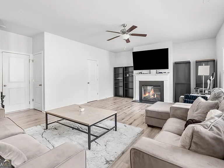 100 Petunia Ct — Photo 14