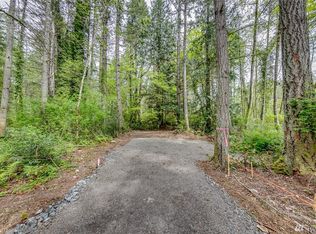 8484 Sands Ave NE, Bainbridge Island, WA 98110