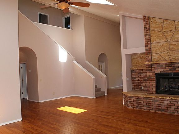 5th image of 2236 Manzanita Dr