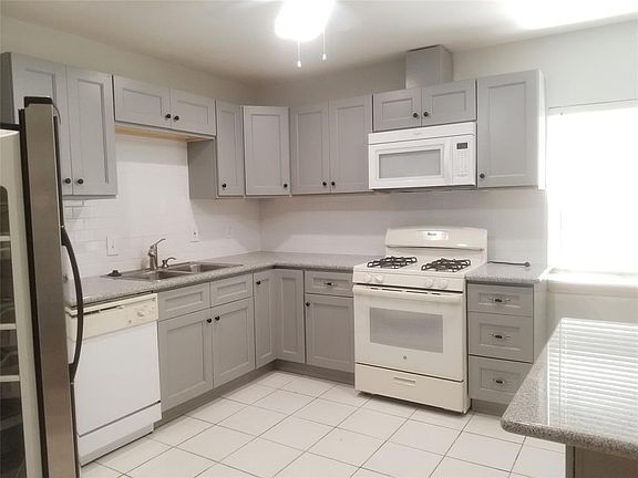2nd image of 4703 Braeburn Dr