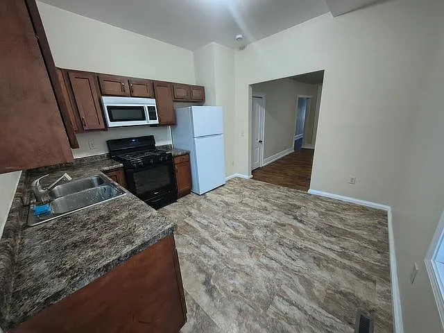 1114 Cumming Ave — Photo 5
