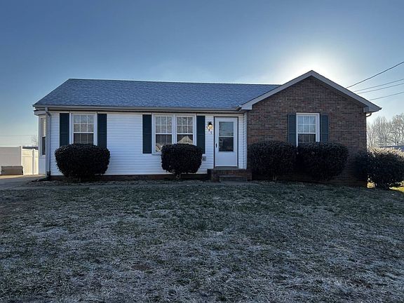 2nd image of 585 Kathryn Ct