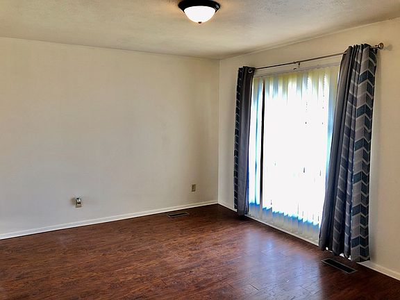 3rd image of 1013 Holly Ave
