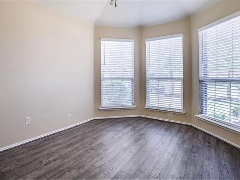 136 Meadow Crest Dr — Photo 7