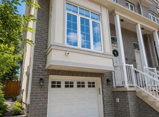 76 Church St S, Richmond Hill, ON L4C1W3