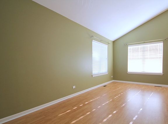 5th image of 352 Pine Lake Cir