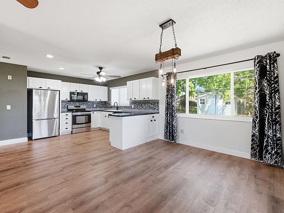 2nd image of 1313 Ethel Circle NE