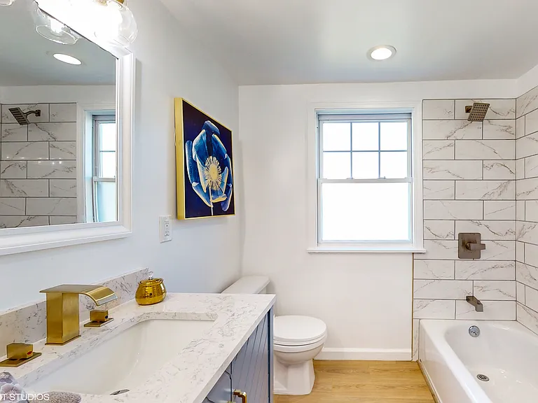 713 N Broadway St — Photo 29