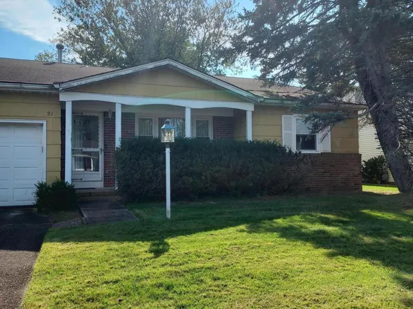 21 Westbrook Drive, Toms River, NJ 08757