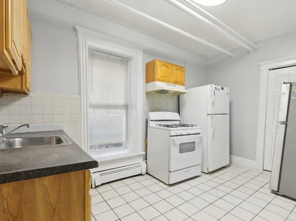 162 Fairview Avenue image 9 of 24