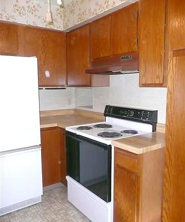 3rd image of 145 W Washington St