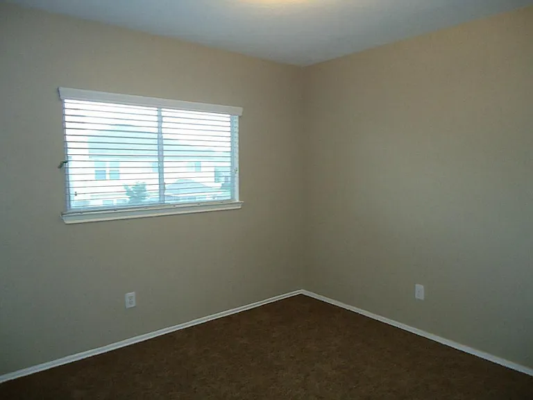 11047 Knobbley Oak Ct — Photo 17
