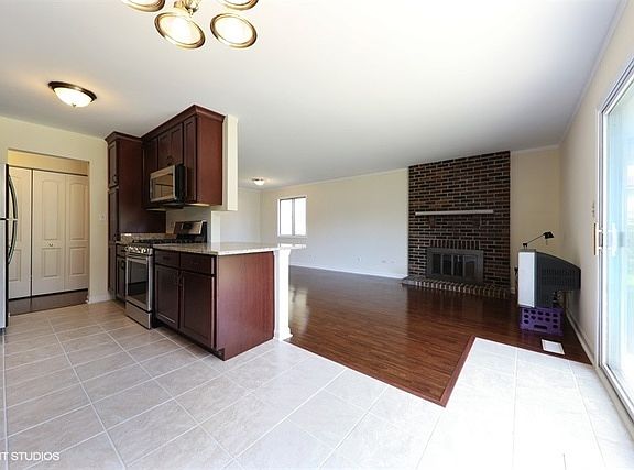 5th image of 6661 Foxtree Ave