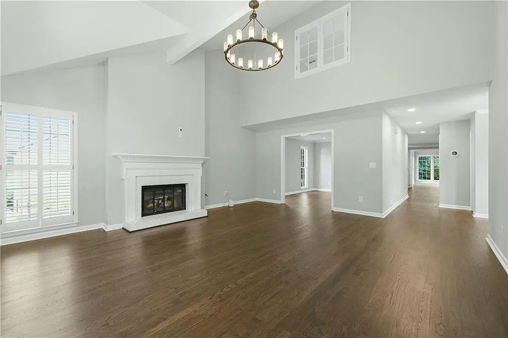 3 bed, 2.5 bath, 2273 sqft, $4,350 — Photo 4