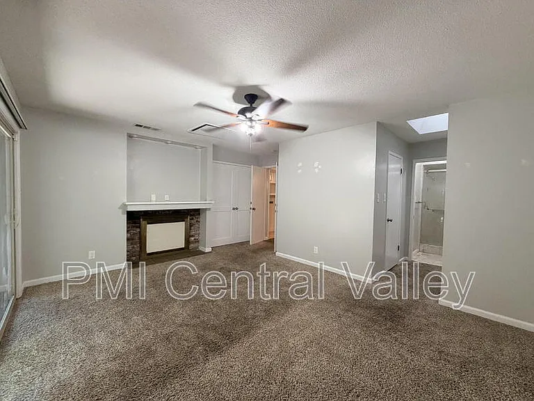 3440 W Benjamin Holt Dr — Photo 15
