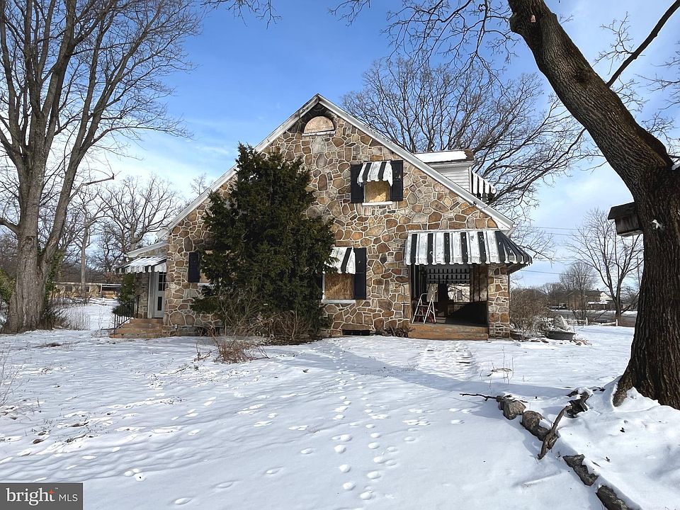 2nd image of 6373 Lincoln Way W