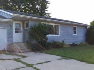 240 4th St NE, Plainview, MN 55964