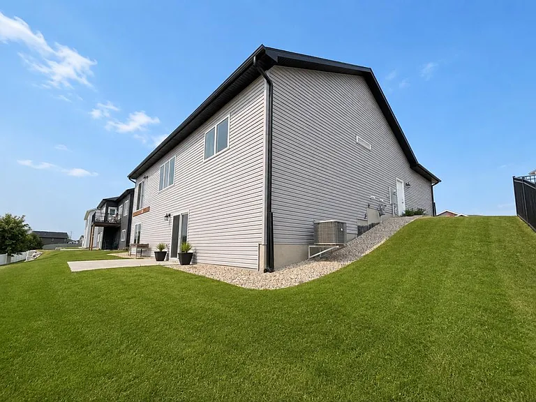 4810 Cornice Dr — Photo 26