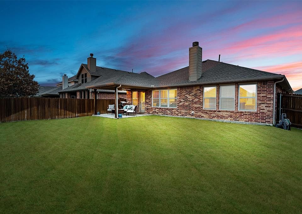 1st image of 1918 Fairway Glen Dr