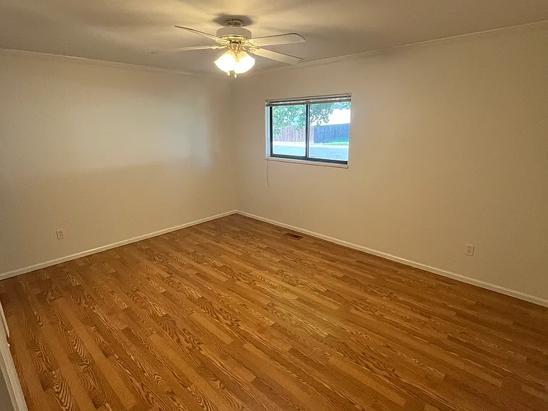 3003 Country Rd — Photo 3