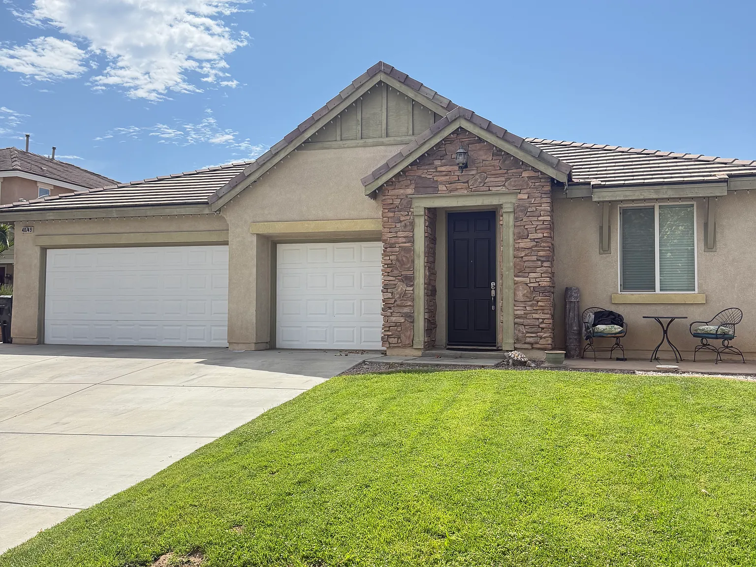 4 bed, 2672 sqft, $3,650 — Photo 2