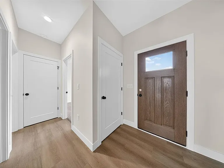 1275 Eisenhower Blvd — Photo 13