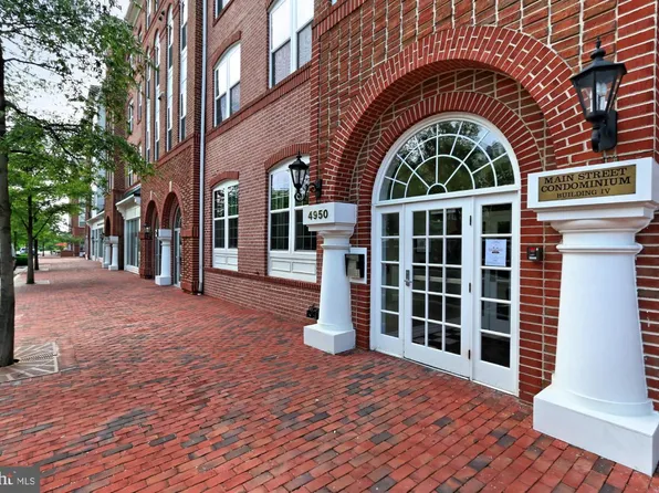 4950 Brenman Park Dr APT 203, Alexandria, VA 22304