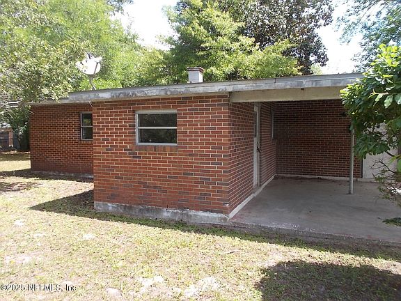 4th image of 7205 EUDINE Drive S