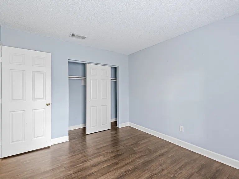 Sabal Palms Apartments — Photo 11