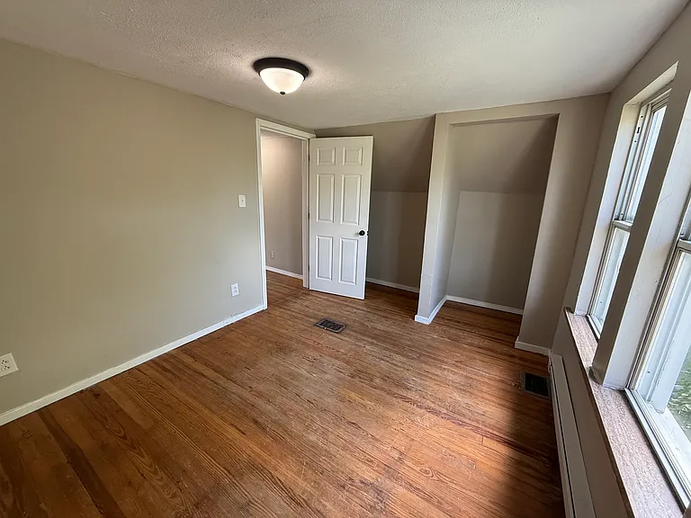 518 Oakvale Rd — Photo 12