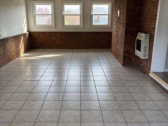 3rd image of 1439 Brushy Mountain Dr