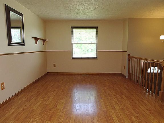 3rd image of 2043 Southwell Dr
