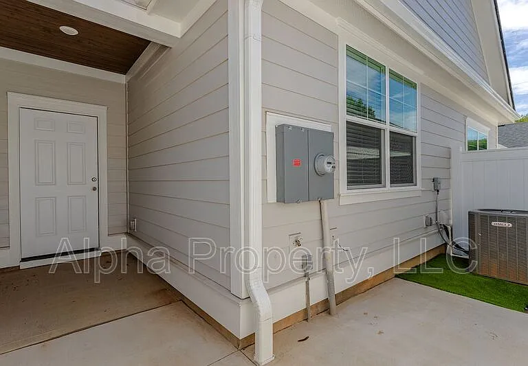 14 Alderly Way — Photo 24