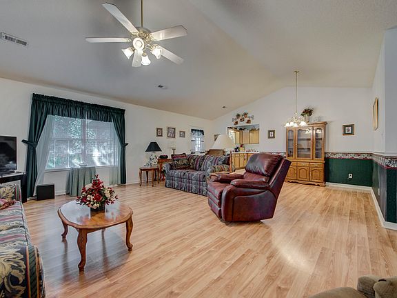 3rd image of 1313 Newbury Ln