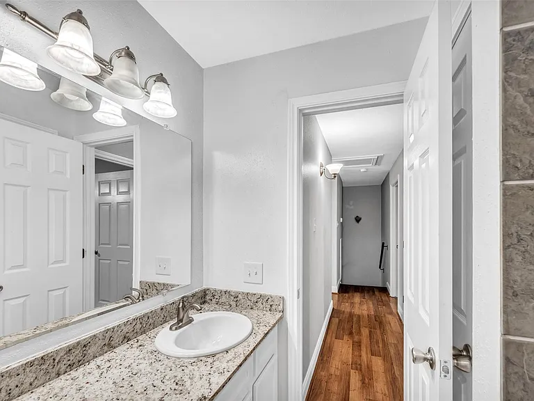 1553 W Sam Houston Pkwy S — Photo 27