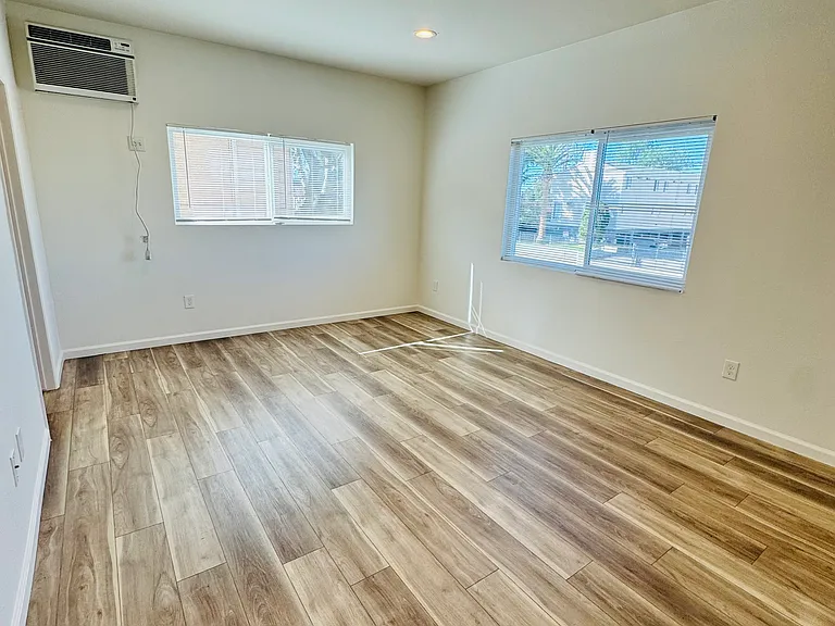 15656 Saticoy St #1 — Photo 10