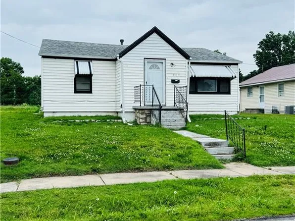 814 E North Main St, Richmond, MO 64085