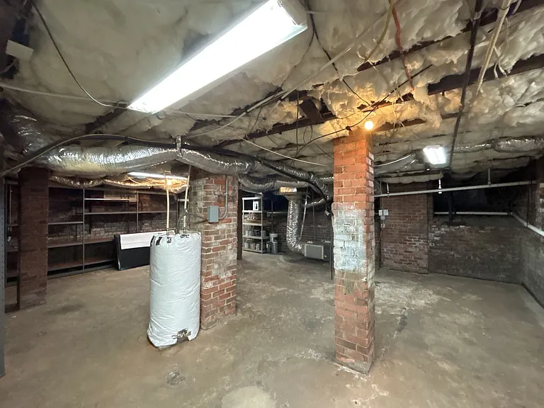 215 S Summit Ave — Photo 17