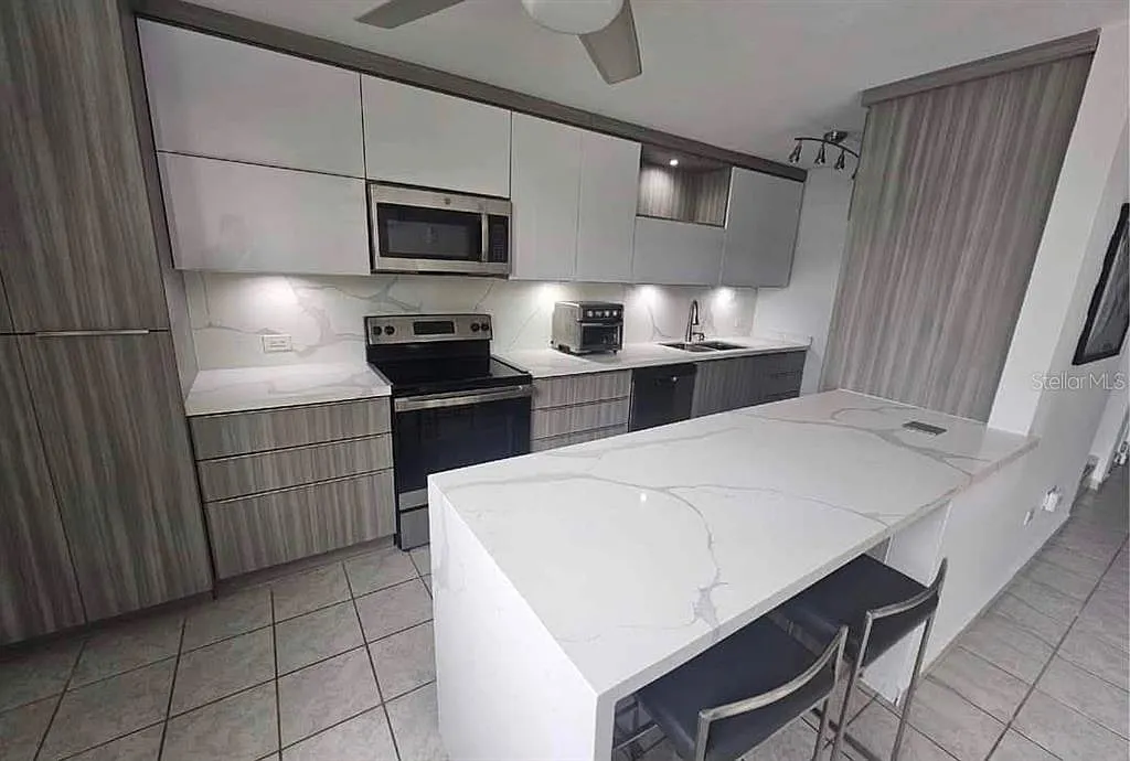 3 bed, 3.0 bath, 1700 sqft, $2,800 — Photo 4