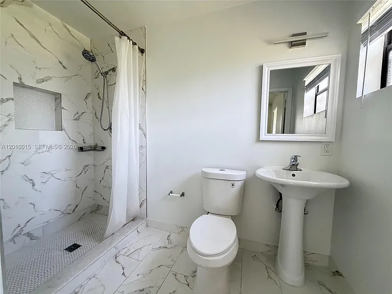 1740 SW 47th Ave — Photo 13
